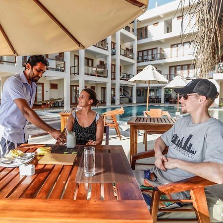 فندق Sapphire Seas Beachfront هيكادوفا المظهر الخارجي الصورة