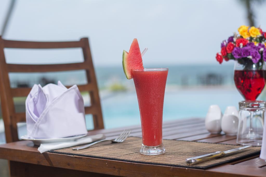 فندق Sapphire Seas Beachfront هيكادوفا المظهر الخارجي الصورة